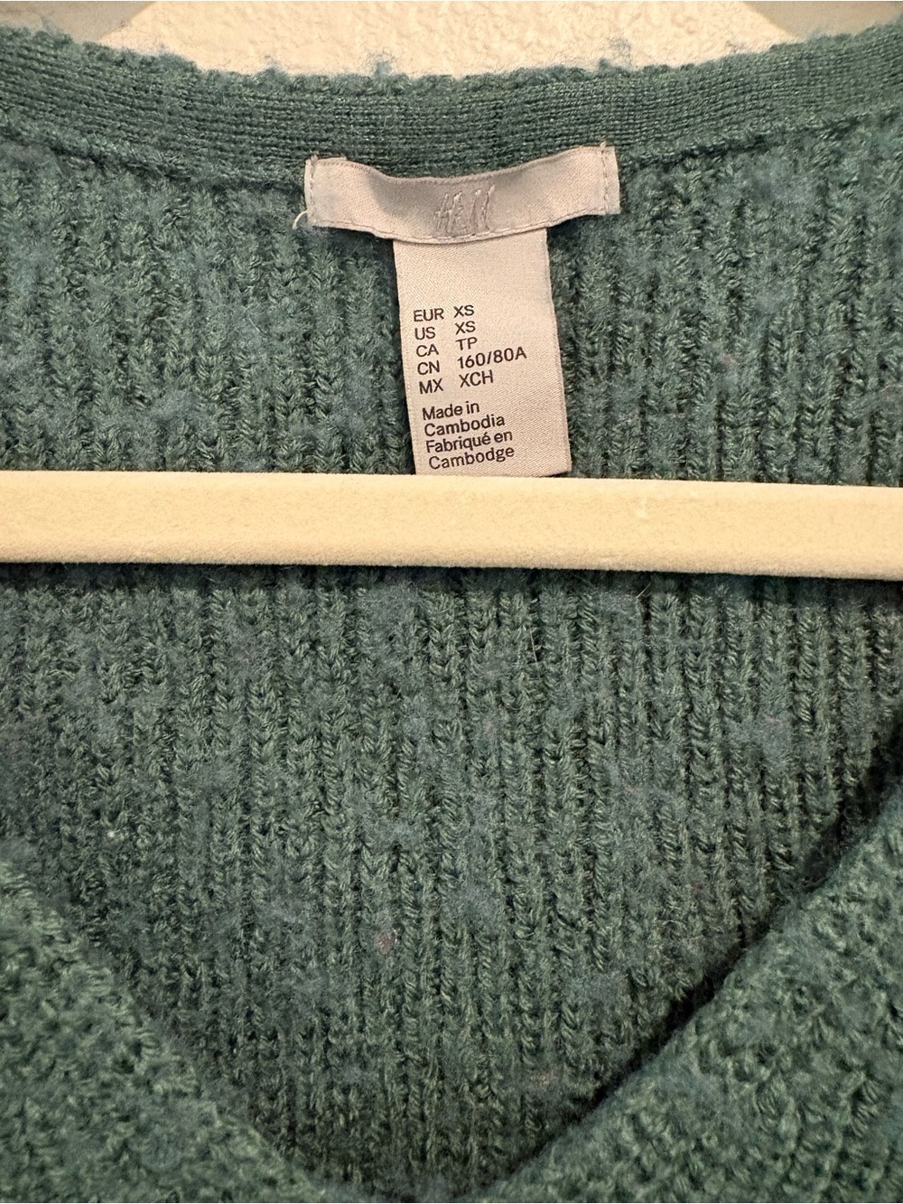 H&M Green V-Neck Ribbed Sweater - Picture 2 of 3